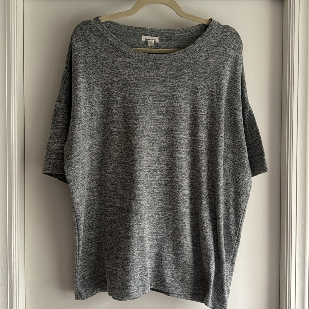 Silence + noise gray tee